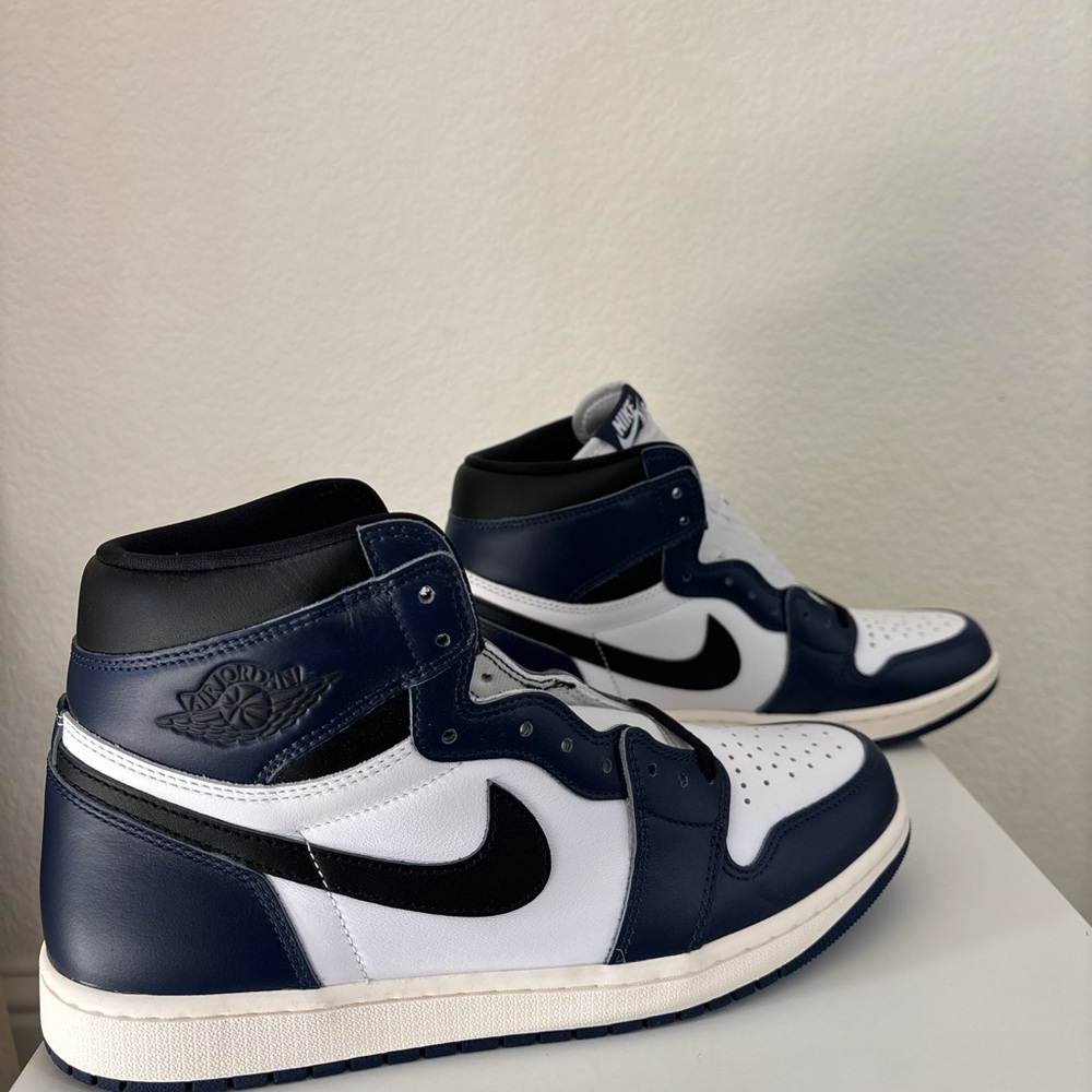 Nike Air Jordan 1 High - Midnight Blue and White